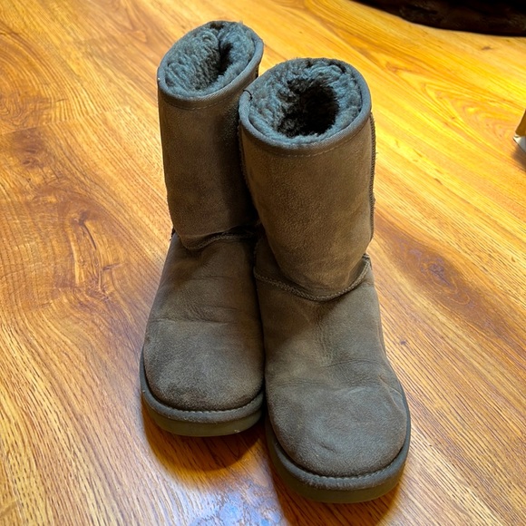 Gray Ugg Boots - Picture 1 of 5